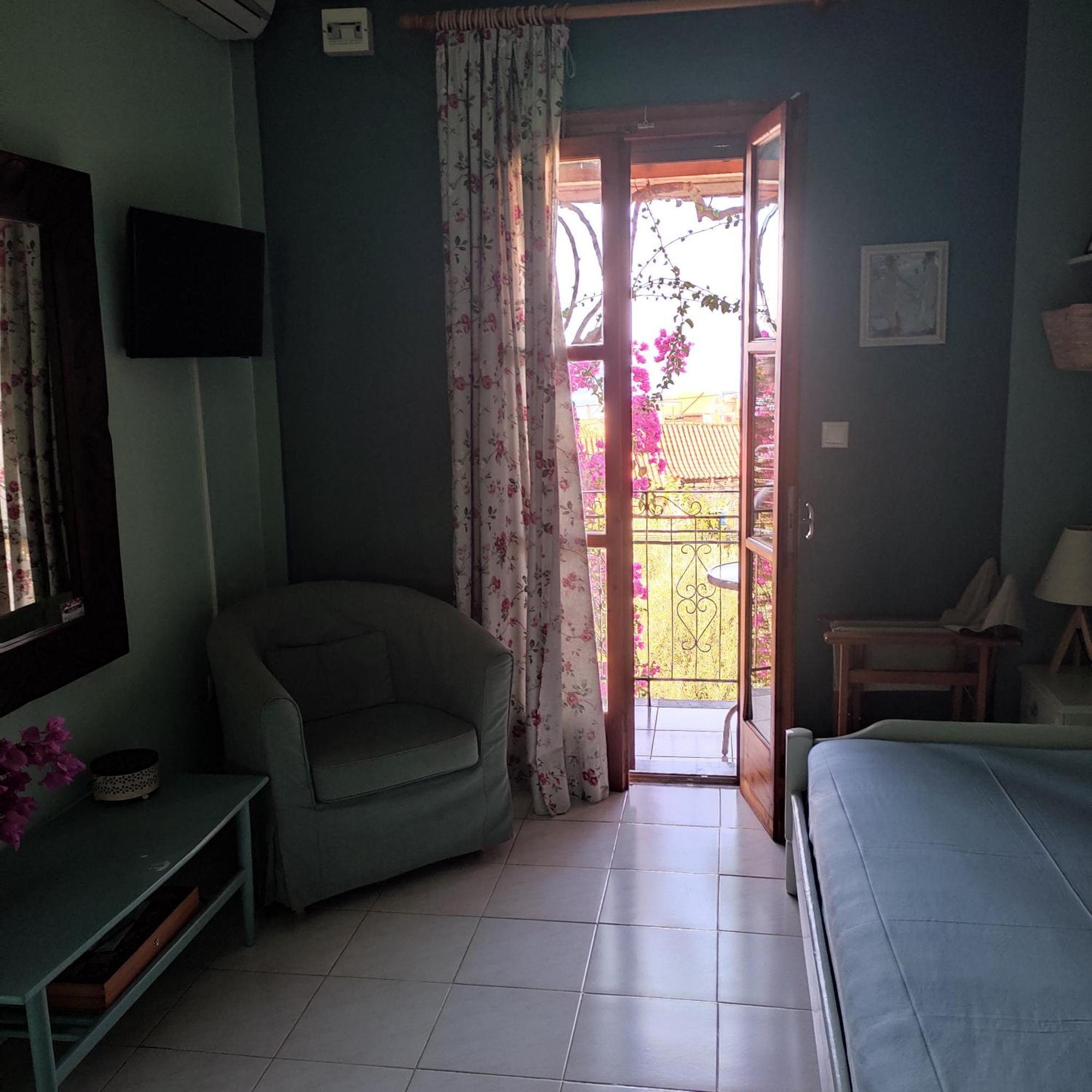 Iliolithos Rooms Kardamýli Eksteriør bilde