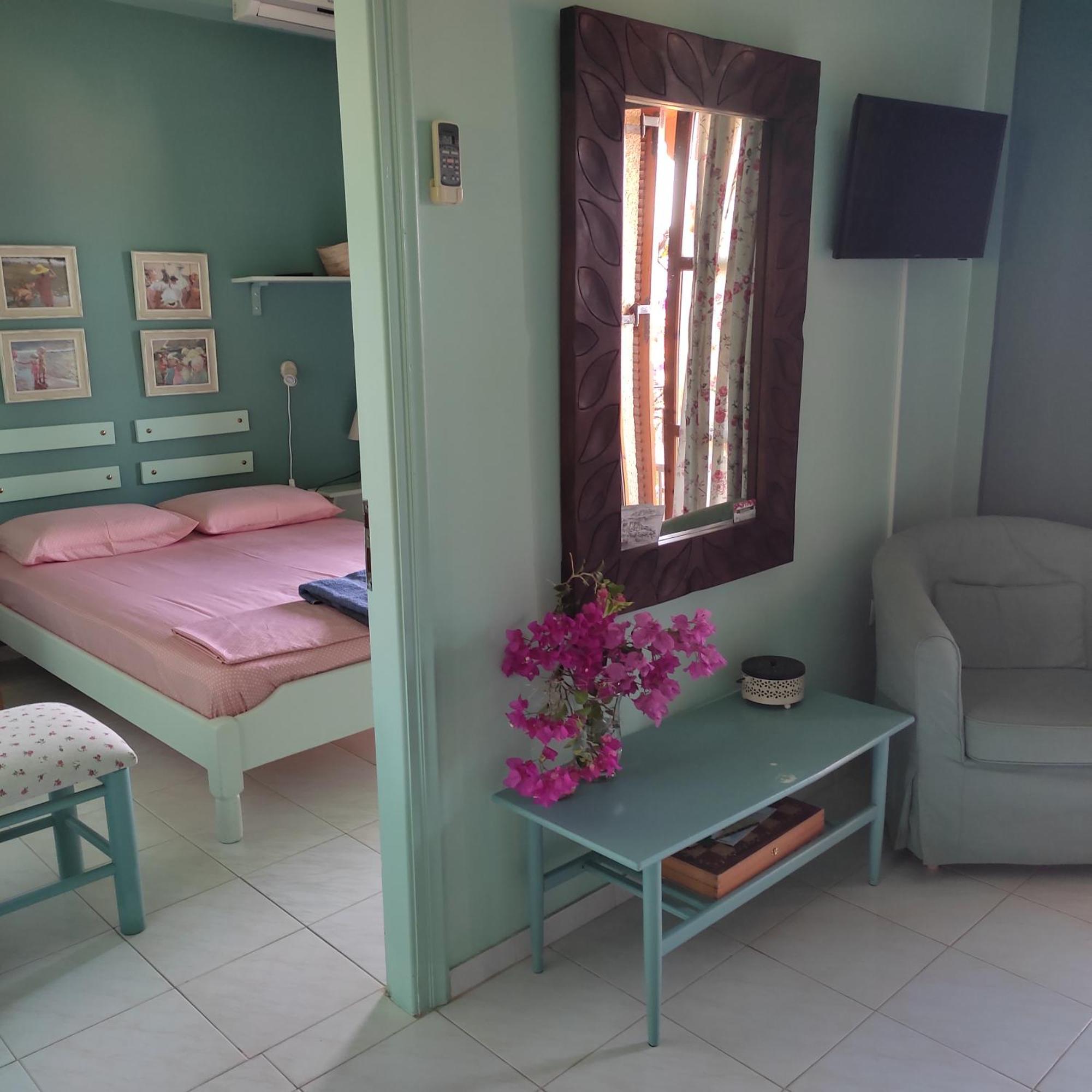 Iliolithos Rooms Kardamýli Eksteriør bilde